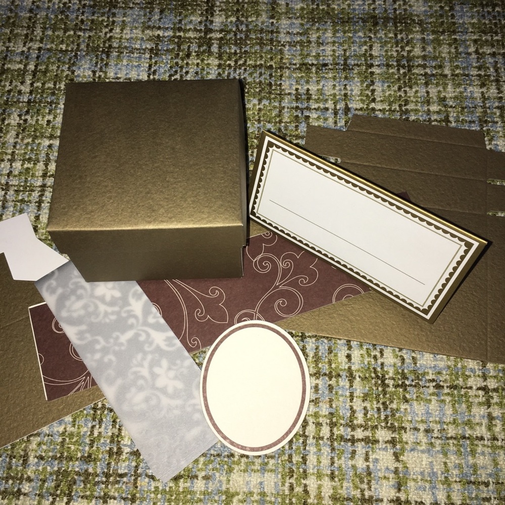 50 Build a Box Gold Party Favors